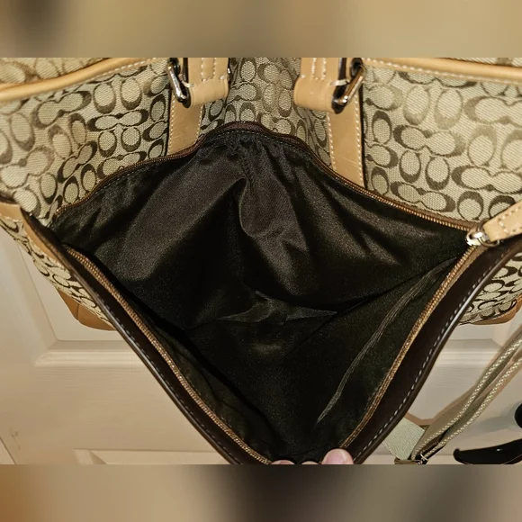 Coach EUC Signature Print Diaper Bag Work Tote 2 Way - Picture 10 of 14